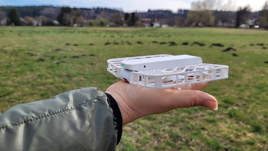 Mini Drone Hoverair X1 in Practical Test