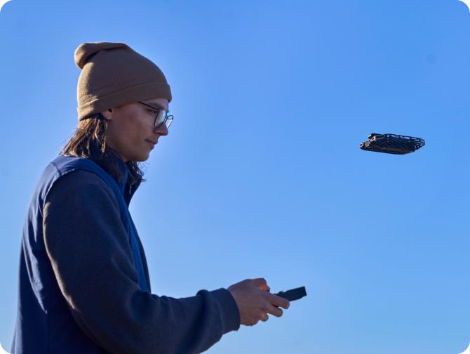 Fly one-handed